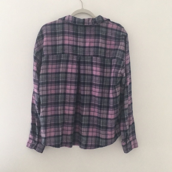 Women's Plaid Shirt - Picture 6 of 7